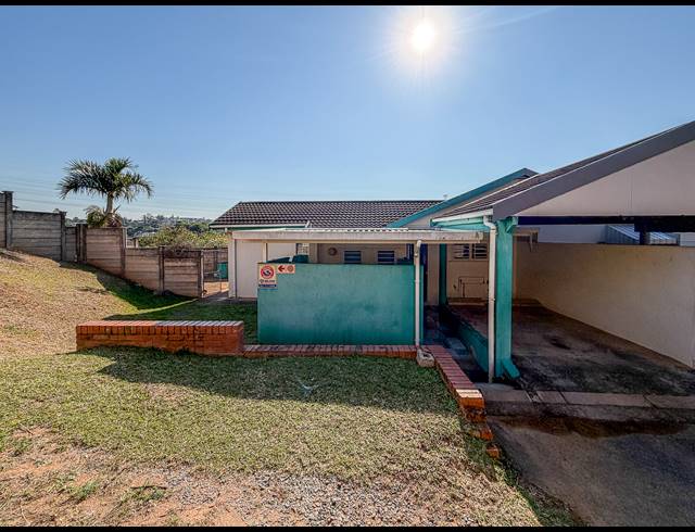 2 BEDROOM TOWNHOUSE FOR SALE IN AMANZIMTOTI